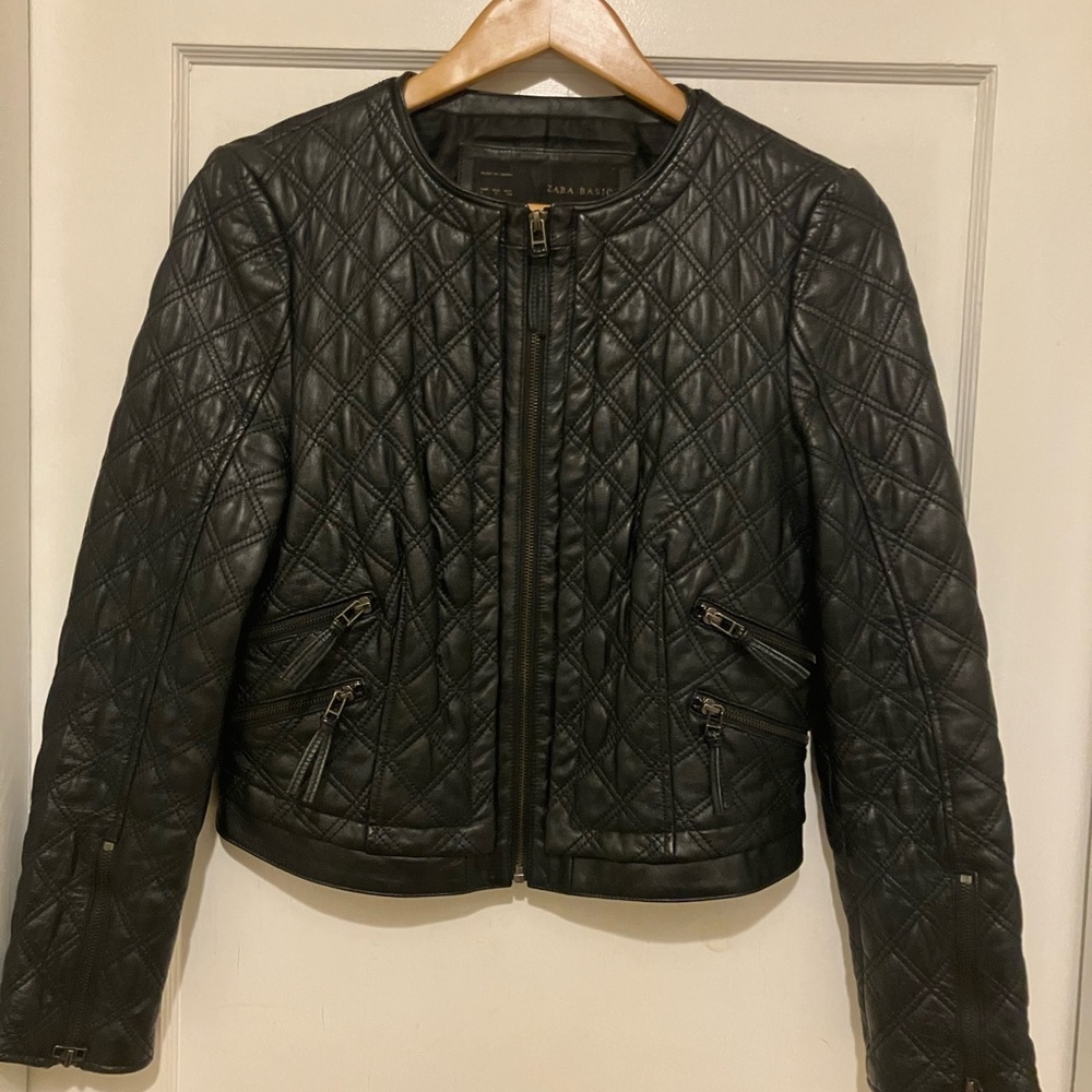 Sz M Black Quilted Faux Leather Jacket